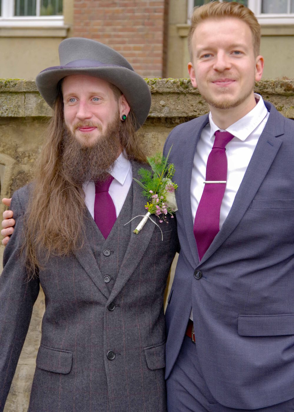 Bild 08 - Aussentreppe, Justin, Patrik, Standesamt - [K70_0040]