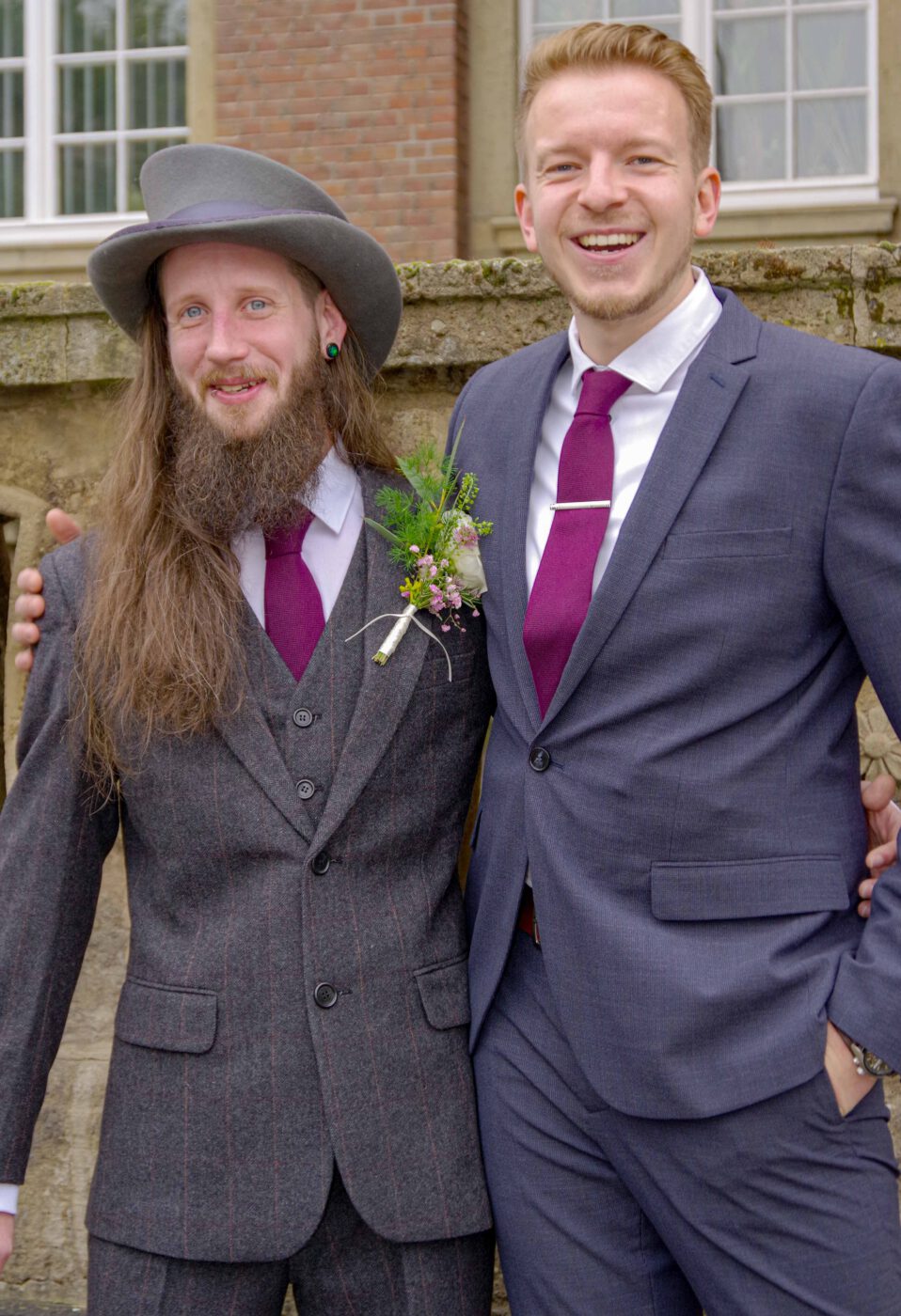 Bild 08 - Aussentreppe, Justin, Patrik, Standesamt - [K70_0040]