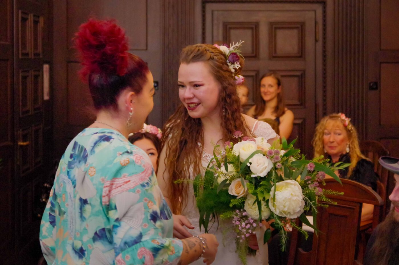 Bild 130 - Janine, Jasmin, Standesamt, Trausaal, Ute - [K70_0237]