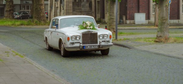 Bild 24 - Aussentreppe, Hochzeitskutsche, Standesamt, [K_3_0074]