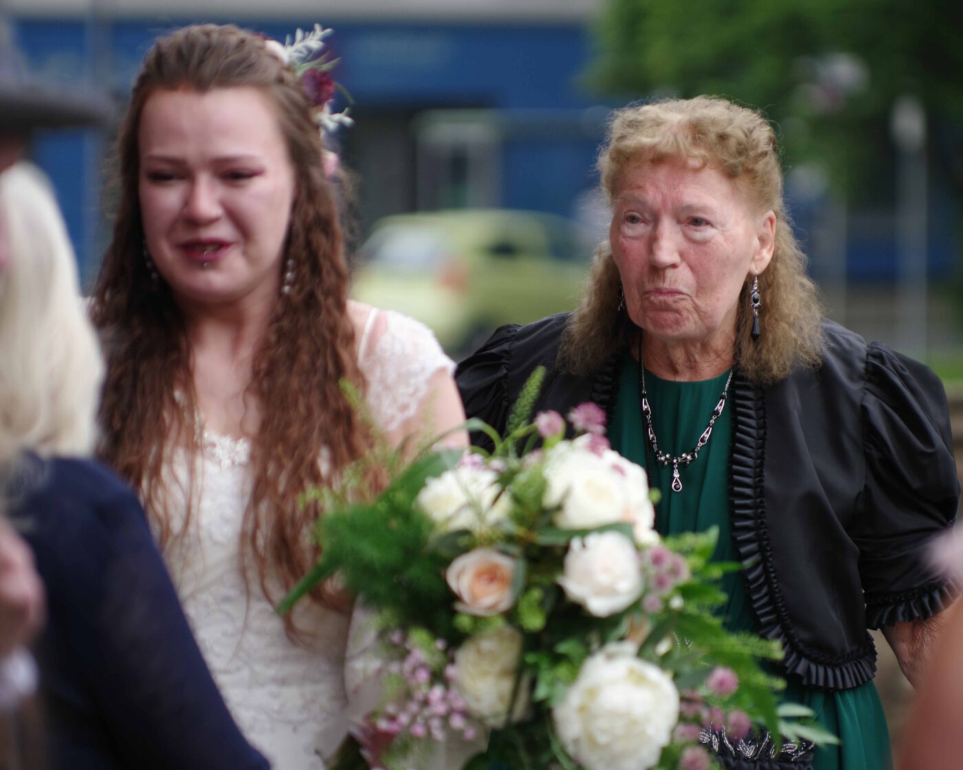 Bild 45 - Aussentreppe, Edith, Janine, Standesamt [K_3_0135]