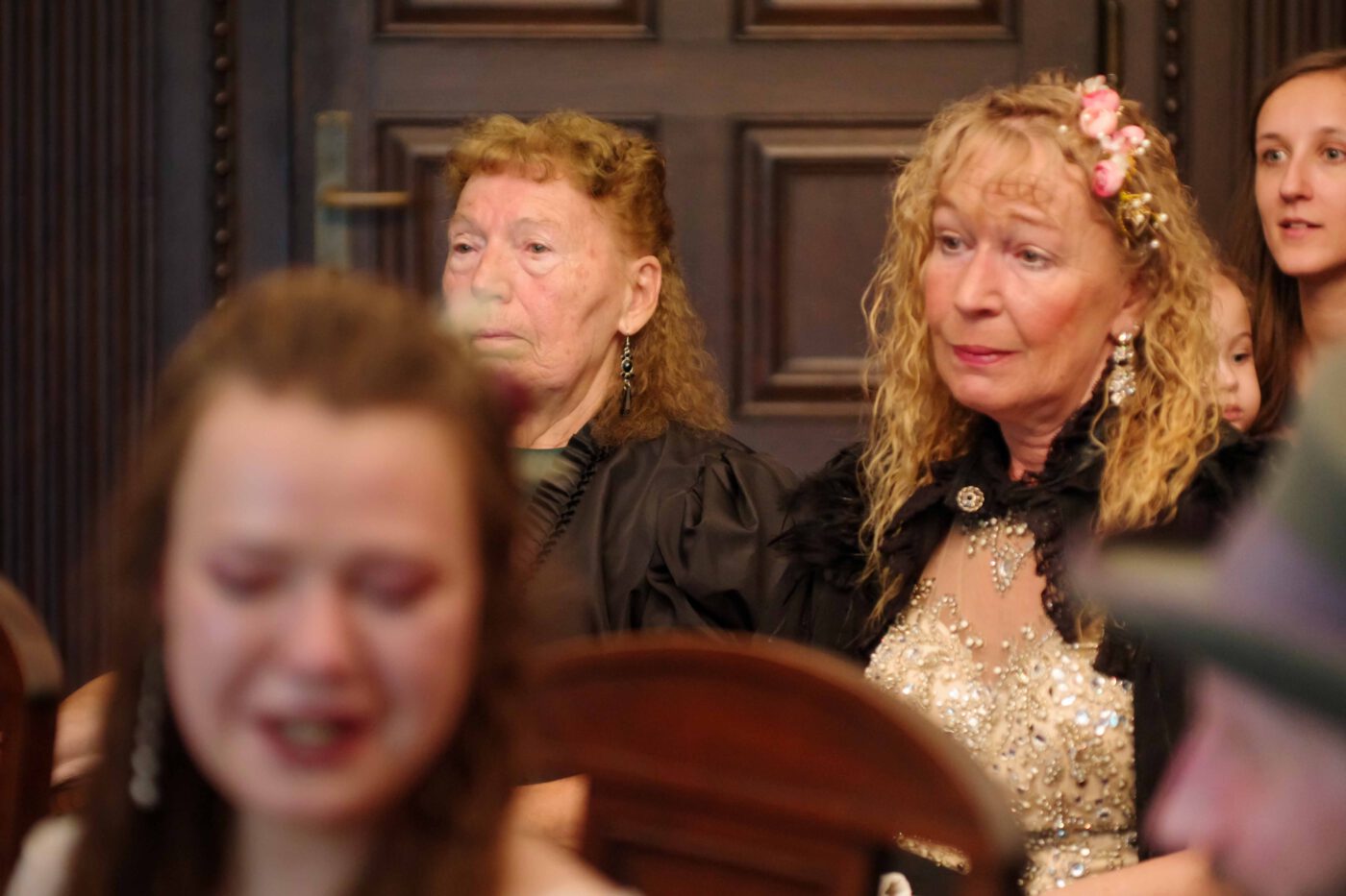 Bild 57 - Edith, Janine, Jasmin, Standesamt, Trausaal, Ute - [K_3_0208]