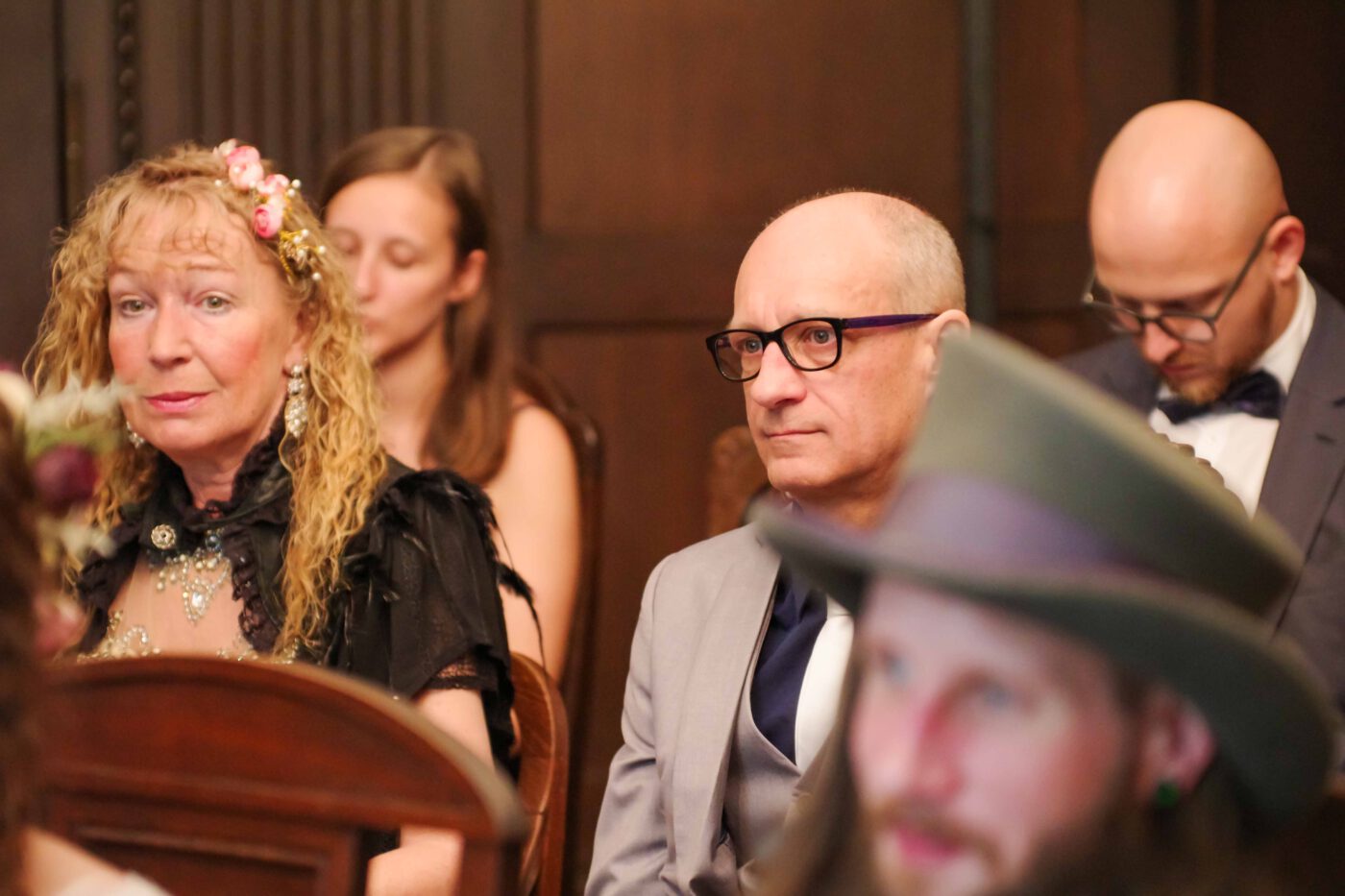 Bild 59 - Dirk, Jasmin, Patrik, Standesamt, Trausaal, Ute - [K_3_0210]