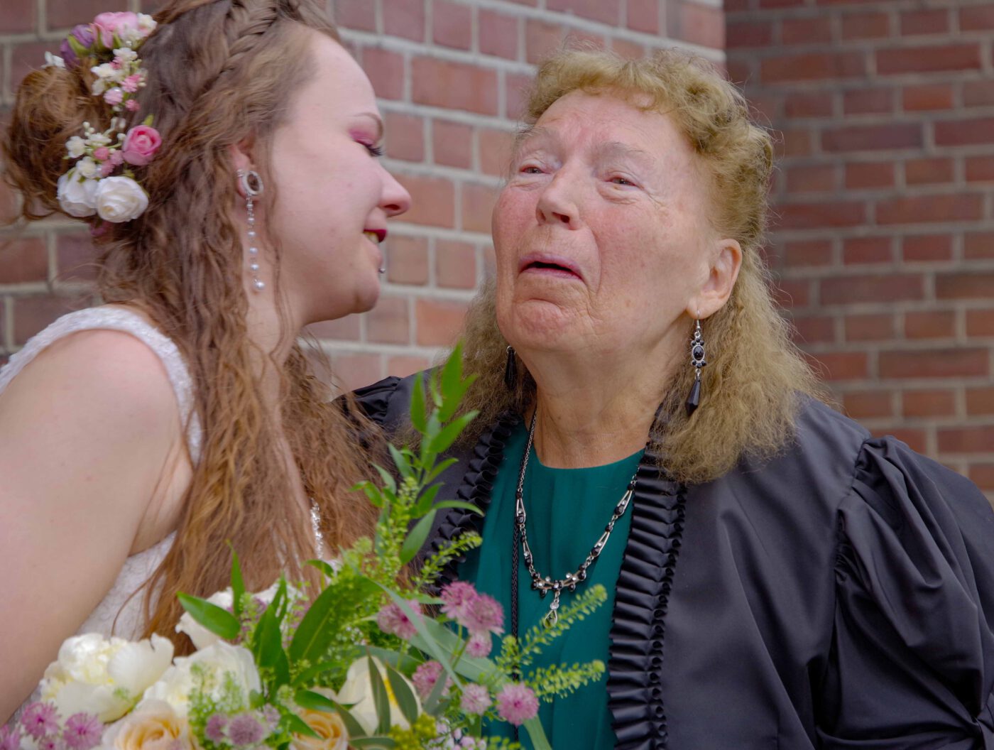 Bild 62 - Aussentreppe, Edith, Janine, Standesamt - [K70_0079]