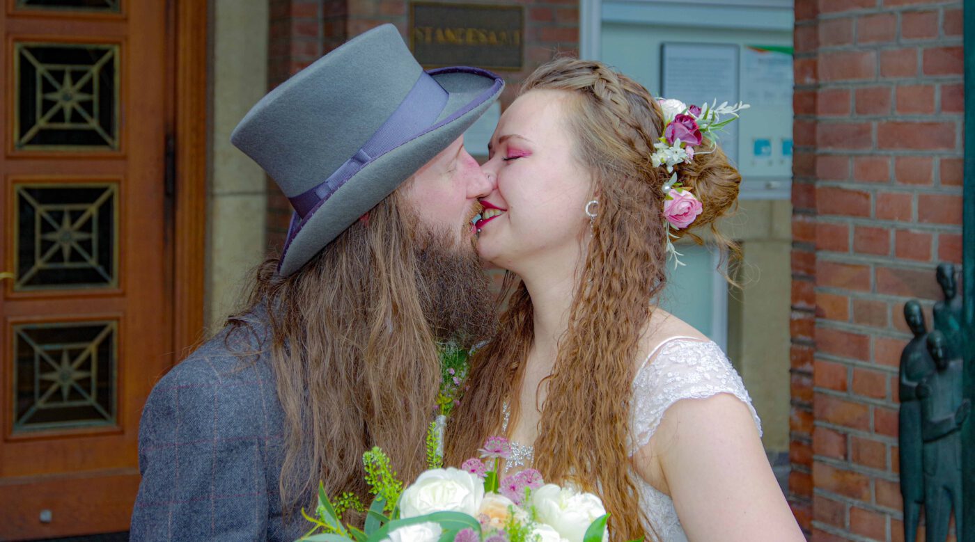 Bild 71 - Aussentreppe, Janine, Standesamt - [K70_0105]