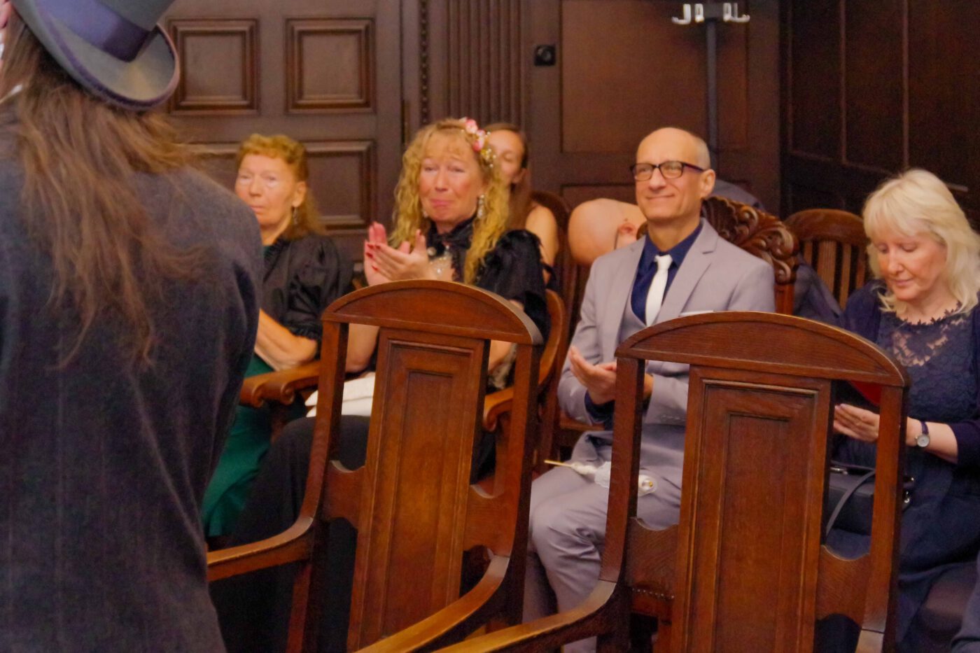 Bild 73 - Dirk, Edith, Sabine, Standesamt, Trausaal, Ute - [K70_0161]