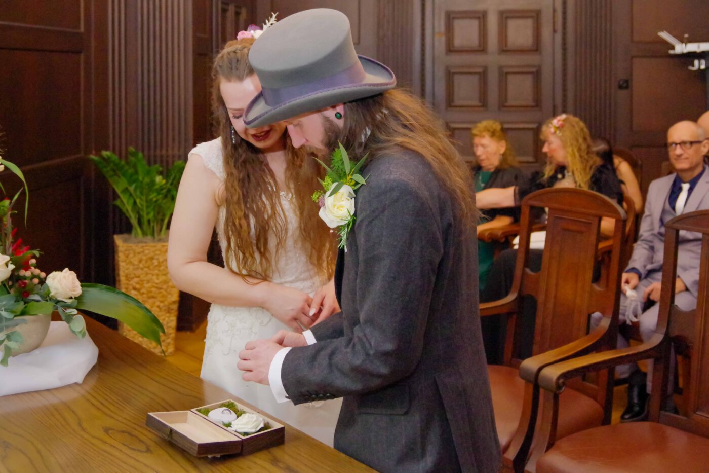 Bild 85 - Dirk, Edith, Standesamt, Trausaal - [K70_0166]